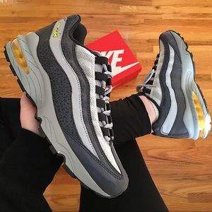 Nike Air Max 95 Women’s Sneakers